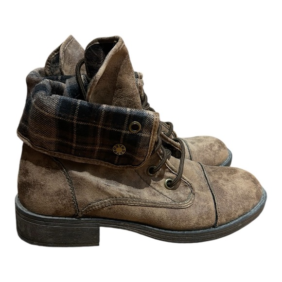 Roxy Crosby Boots - Picture 2 of 3